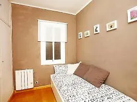 Sagrada Familia Rosalia De Castro Padilla Inh 22894 호텔 바르셀로나 3*,  스페인